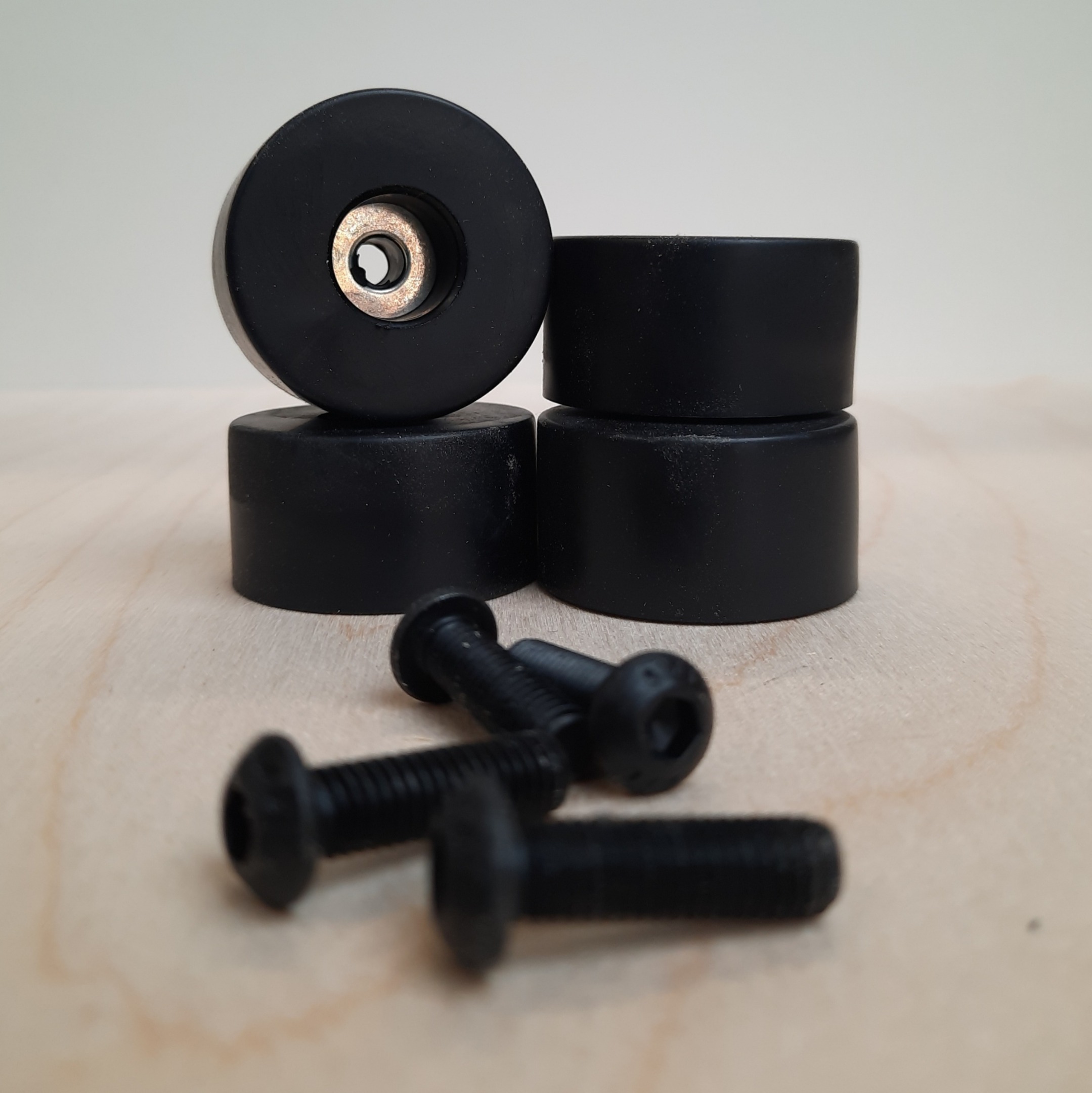 Blond Bass Cabs optional rubber feet